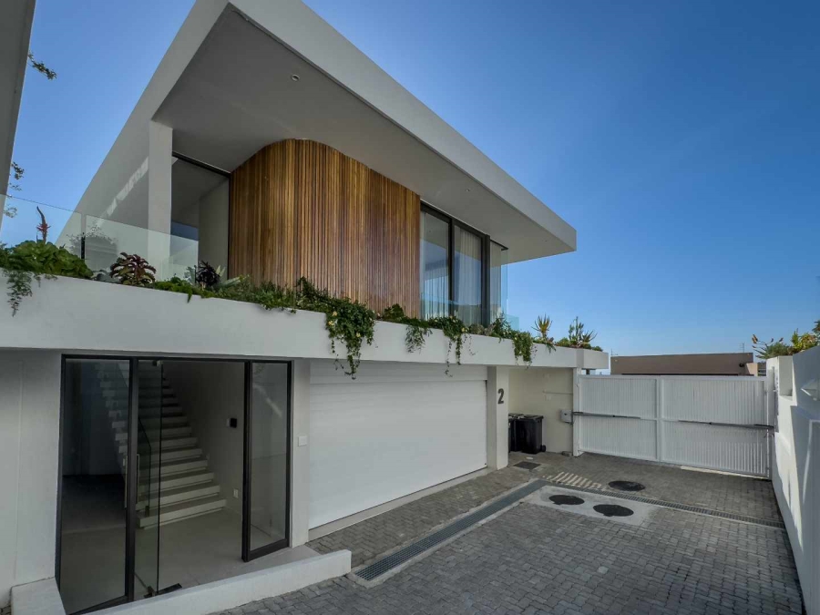 3 Bedroom Property for Sale in Fresnaye Western Cape